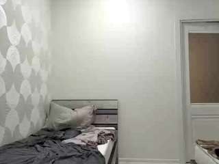 FloHenke live webcam show