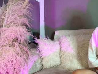 le modèle zoee-8 est en webcam porno dans un show sur le site camsoda, il possède les tags suivants: ass bouncing,ass clapping,body massage,brown eyes,cock rating,domination,drinking,erotic dance,facial piercings,moaning,skinny,hd