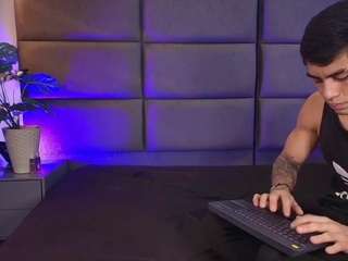 Zoee 8 live webcam show
