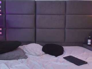 zoee-8's live room