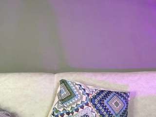 Zoee 8 live cam preview