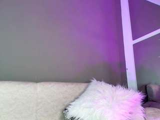 Zoee 8 live cam preview