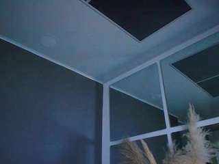 zoee-8's live room