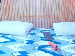 Live webcam model adara-gray on Soda Cams