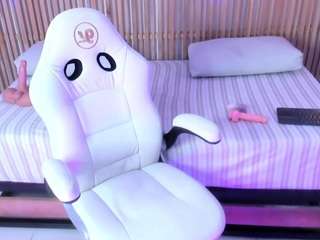 adara-gray Live Webcam on CamSoda