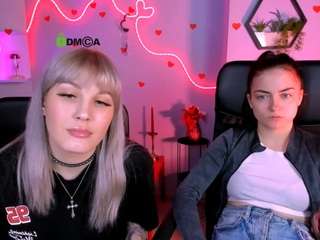 Live webcam model bonnie-crystal on Soda Cams