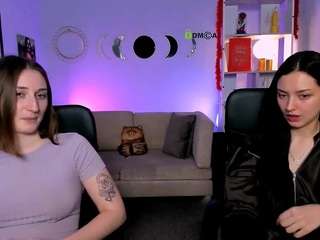 Live webcam model bonnie-crystal on Soda Cams