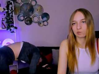 Live webcam model bonnie-crystal on Soda Cams