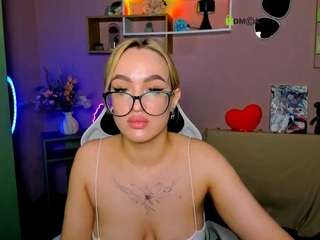 Live webcam model bonnie-crystal on Soda Cams