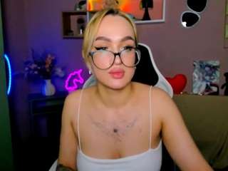 Live webcam model bonnie-crystal on Soda Cams