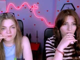 Live webcam model bonnie-crystal on Soda Cams