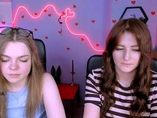 Live webcam model bonnie-crystal on Soda Cams