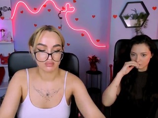 Live webcam model bonnie-crystal on Soda Cams