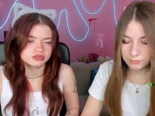 Live webcam model bonnie-crystal on Soda Cams