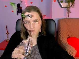 bonnie-crystal's CamSoda show and profile