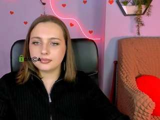 bonnie-crystal's CamSoda show and profile