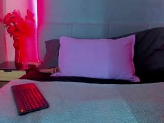 le modèle brenda-mejiaa est en webcam porno dans un show sur le site camsoda, il possède les tags suivants: blowjob,brown eyes,doggy style,erotic dance,fingering,flashing,normal,small tits,brown hair,hd,milf