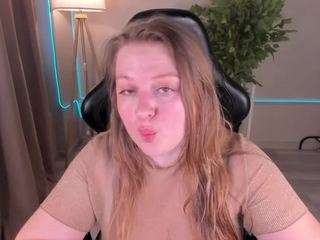 Live webcam model cleo-xotie on Soda Cams