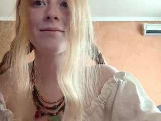 Live webcam model dionnaseegars on Soda Cams