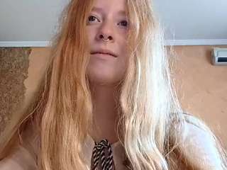 DionnaSeegars live cam on CamSoda
