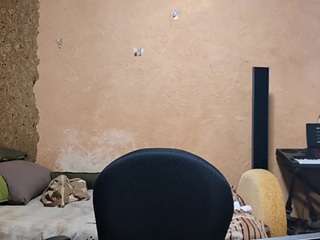 dionnaseegars live on CamSoda