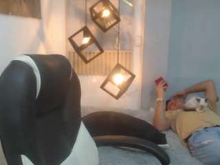 DominantBoy4 live cam