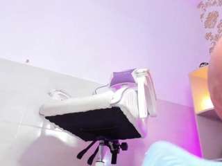 emma-lambert's live room