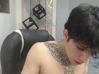iantwink18 Sex Cam Show