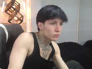 Iantwink18 Cam4 live cam