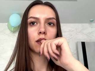 Live webcam model saranjastrebski on Soda Cams