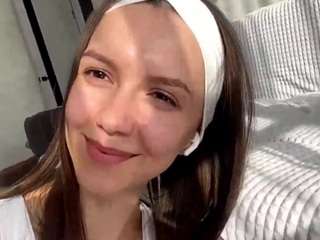 Live webcam model saranjastrebski on Soda Cams