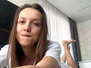 Live webcam model saranjastrebski on Soda Cams