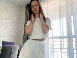 Live webcam model saranjastrebski on Soda Cams