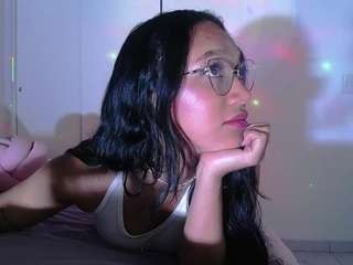 Este modelo está en vivo ahora. sofynyxs