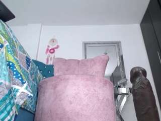 Acest model este live acum. yazminmature
