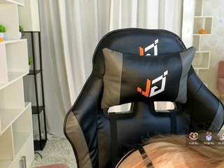 kisapisa's CamSoda show and profile