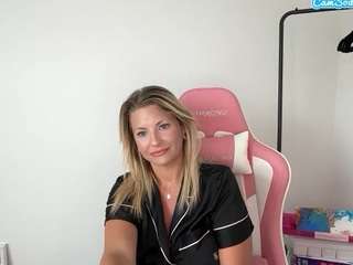 nicolenextdoor webcam