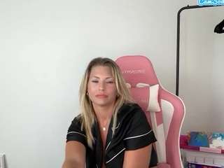 nicolenextdoor webcam