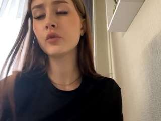 Este modelo está en vivo ahora. saraihaddow
