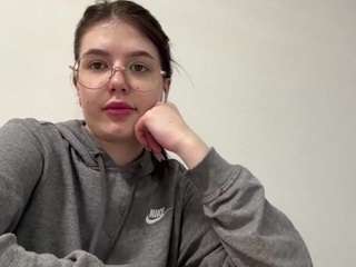 Live webcam model toiwolke on Soda Cams