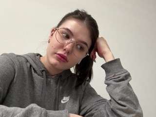 Live webcam model toiwolke on Soda Cams