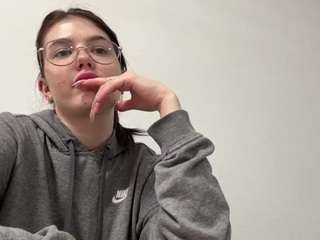 Live webcam model toiwolke on Soda Cams