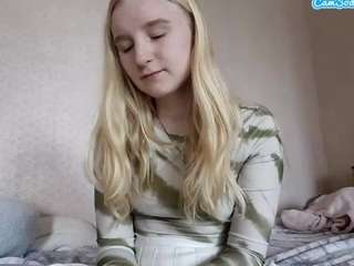 dennyayoub's CamSoda show and profile