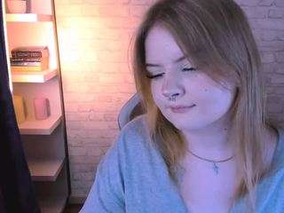 Live webcam model emilycoyness on Soda Cams