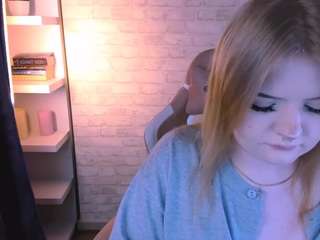 Live webcam model emilycoyness on Soda Cams