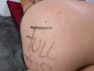 julieta-messy's CamSoda show and profile