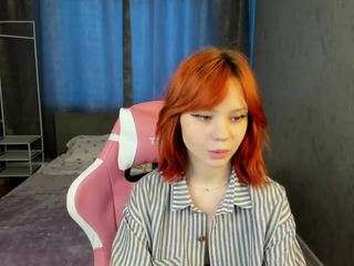 Live webcam model loly-cutt1e on Soda Cams