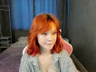 Live webcam model loly-cutt1e on Soda Cams