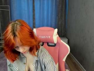 Live webcam model loly-cutt1e on Soda Cams