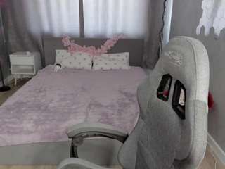 loly-cutt1e